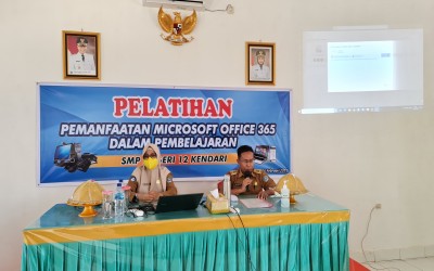 Guru dan Tenaga Kependidikan Mengikuti Pelatihan Microsoft Office 365